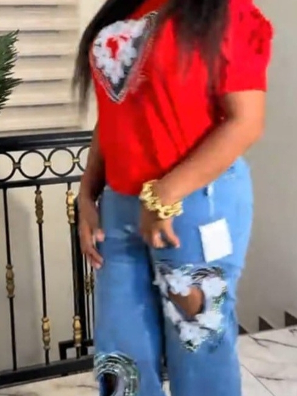 Women Two Piece Set Red Short-Sleeve Tee with Light Blue  Wide-Leg Jeans